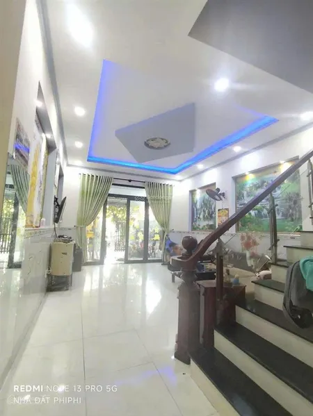 Bán nr 80m2, đường thông xe hơi, sân xe hơi ,