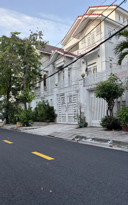 Bán gấp biệt thự KDC Trung Sơn, view giáp sông, liền kề Phú Mỹ Hưng