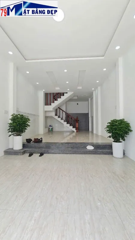 Cho thuê nhà Mặt Tiền Kinh doanh cạnh bên Chợ Đầm, Tp Nha Trang