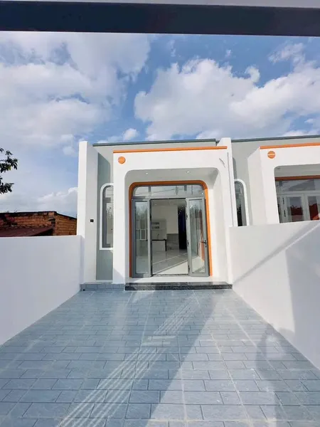 BÁN GẤP CĂN NHÀ CẤP 4 MỚI XÂY HOÀN THIỆN CHỈ 379 NHẬN NGAY NHÀ Ở