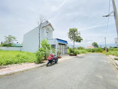 Bán nhà 1 lầu dt 102.9m² ngang 4m giá 2.05 tỷ Xã Mỹ Lệ