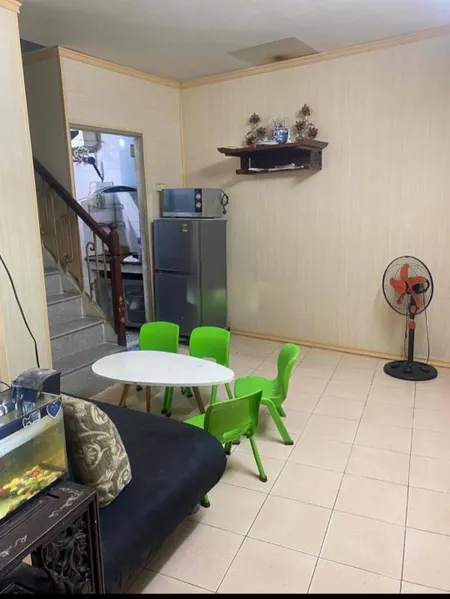 Cho thuê nhà ngõ Thanh Nhàn, 26m2 x 2.5 tầng 2 ngủ, 2 vệ sinh, 7 Tr ở gđ, nhóm đi làm
