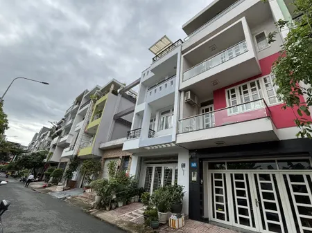 Siêu Phẩm 4 Tầng – KDC Nam Long Q7 – VIEW Công Viên – Giá Tốt