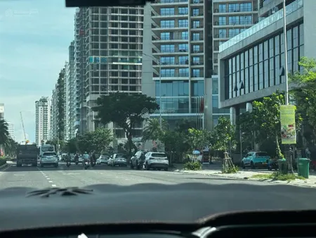 Bán gấp cặp đất mặt tiền biển hồ nghinh, kề lô góc