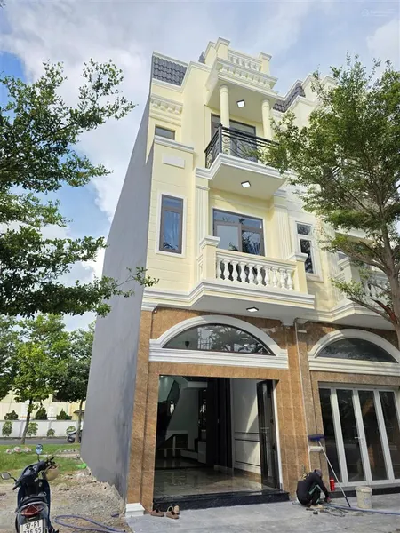 Bán nhà trục chính kdc icon central gần vincom, p.tân đông hiệp, tp.dĩ an