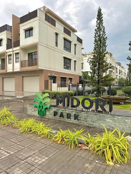 Bán nhà phố rẻ nhất tp mới haruka midori park. nhà đẹp, full nội thất, thang máy khu compound nhật