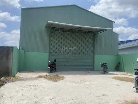 Gò đen, bán kho xưởng 13mx42m nở hậu 18m, 680m2 thổ cư 100%, đường 10m xe tải 20 tấn, chỉ 6.4 tỷ tl