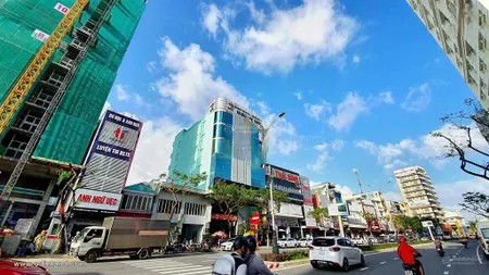 Chào bán 1 cặp nguyễn văn linh, diện tích 210m2, ngang 9m, giá 54 tỷ