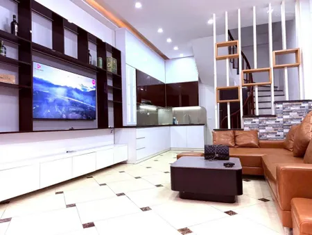 Bán nhà minh khai, 35m2x5 tầng ô tô đỗ cửa, 30m ra phố chính. 7.5 tỷ