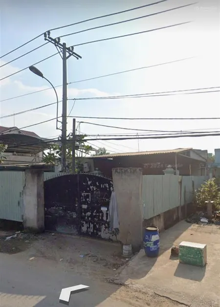 Hạ giá bán gấp nhà kho mặt tiền đường vườn thơm