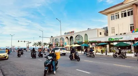 Bán đất tặng nhà c4 mt nguyễn văn thoại, cách biển 4 phút đi bộ, tuyến đường sầm uất thông ra biển