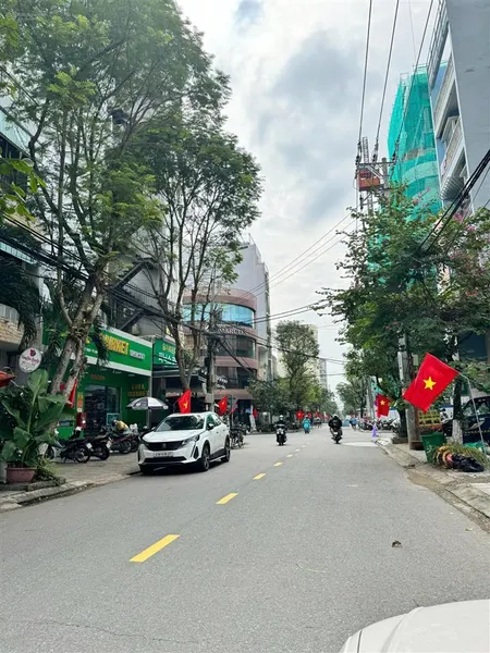 Bán lô đất đường 7m5 lý nhân tông gần phan đăng lưu. hướng đông. gọi tuyết
