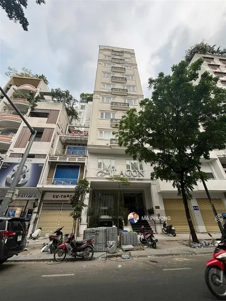 Ngay chợ bến thành, mt calmette đoạn đẹp nhất, ngang 8m