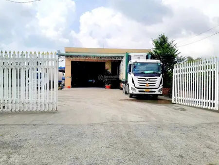 Gấp bán kho xưởng 1.100m2, mặt tiền quốc lộ, h. cao lãnh đồng tháp