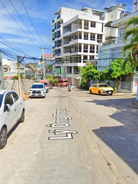 Góc 2 mặt tiền đường lý ông trọng, cách đường 2/4 70m * khá gần biển hòn chồng * giá 3,550 tỷ