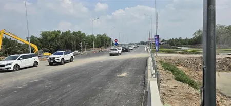 Cực hiếm 3000m2 đất thổ sát đường vành đai 3. đối diện khu biệt thự 5*. giá chỉ 4.2tr/m2. đã có sổ