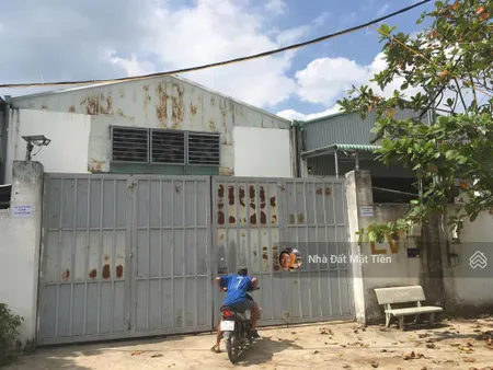 Bán gấp xưởng 400m2, đường xe tải lớn, gần ngã 3 hồng châu (ql22) xã tân hiệp hóc môn