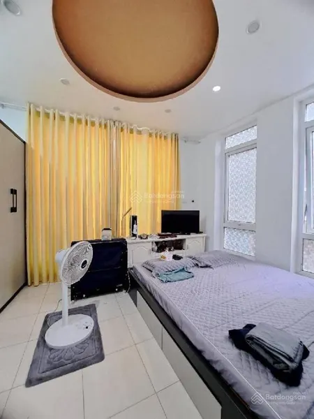 Nhà mới xây kim mã view chợ kinh doanh đỉnh diện tích 40m mặt tiền 5m chỉ 9.x tỷ nhỏ xíu