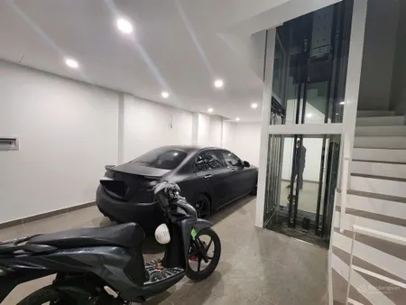 Chính chủ bán nhà võng thị tây hồ. mặt ngõ, ô tô tránh. 50m2 * 5 tầng thang máy.
