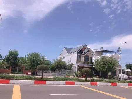 Đất mặt tiền nguyễn chí thanh tt long hải brvt sát biển giá rẻ 0932 698 ***