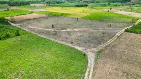 Cần bán lô đất trồng cây. tại hòa phú, diện tích 93000m2. đất băng phẳng. 0935 449 ***