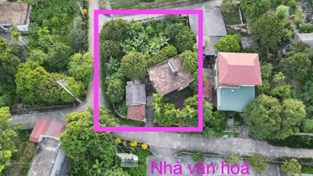 493m2, 400m2 ont lô góc 3 mặt tiền, có nhà, vườn cây, tường bao, gần ql6, sân golf, giá 8tr/m2