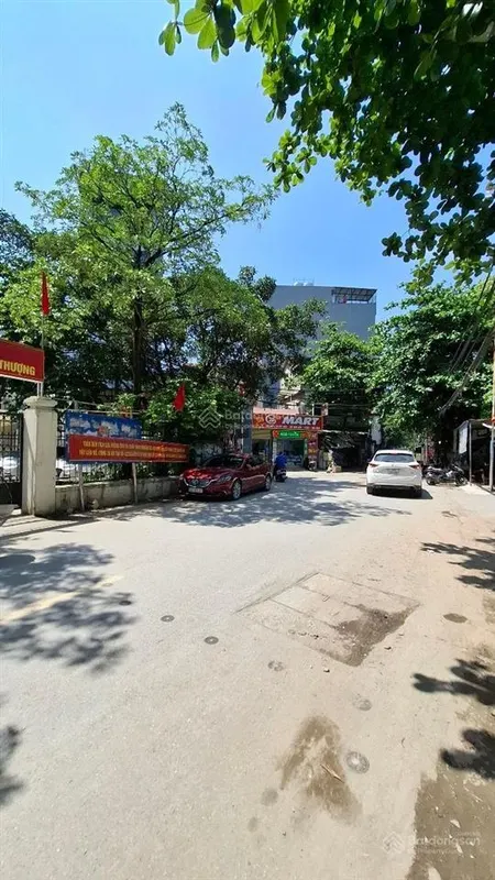 Mảnh đất đẹp mễ trì thượng, ô tô tránh cách nhà 15m, ngõ 2.7m, dt 41m2, mt 4m, xây ccmn quá ngon