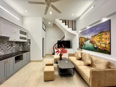 Nhà đẹp ngõ thổ quan trung tâm đống đadt 30m2full nội thấtgần phốgiá chỉ 7.15 tỷ