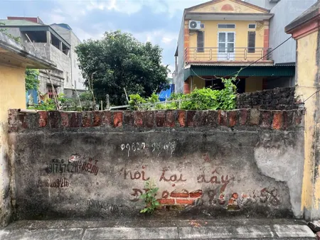 Cần tiền bán gấp mảnh đất đẹp đường thông ô tô tại trung tâm xóm 3 đông dư, gia lâm