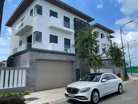 Bán đất view sông rạch chiếc đường nguyễn duy trình quận 9 dt 18 x 39 = 713m2.