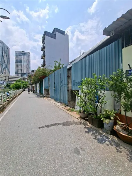 Bán đất mặt hồ tai trâu 250m long biên 1 53 tỷ có thương lượng mt 13m