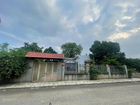 Trung tâm tt lương sơn 499m2, mặt tiền 18,5m, gần ql6 sổ đỏ chính chủ