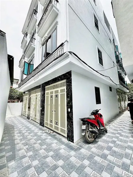 Khẳng định căn này giá tốt nhất trong khu vực. nhà 5 tầng ô tô đỗ cách 1 nhà vị trí sát ql 6