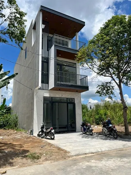Bán nhà 4 phòng ngủ mới xây mặt tiền đường lớn a2 đối diện công viên kdc thiên lộc gần kcn phú thứ