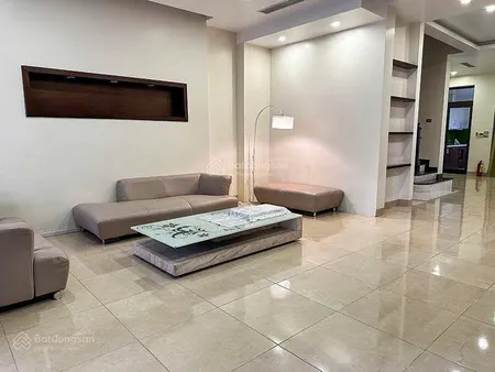 Mới ra biệt thự kđt mới cầu giấy 180m2 40 tỷ 0978 025 ***