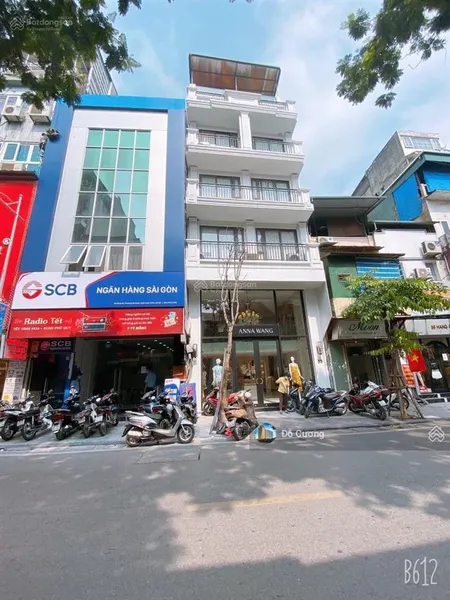 Chủ cần bán bán gấp nhà mặt phố bà triệu 190m2 x 6 tầng, thang máy mặt tiền 5,5m 0974 660 ***