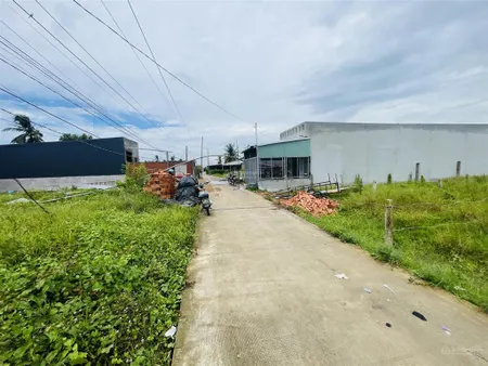 Bán 5x36 thổ cư đường đan ôtô 3m đất sạch đường thông chung nóc đã cất nhiều nhà điện, nước có sẵn