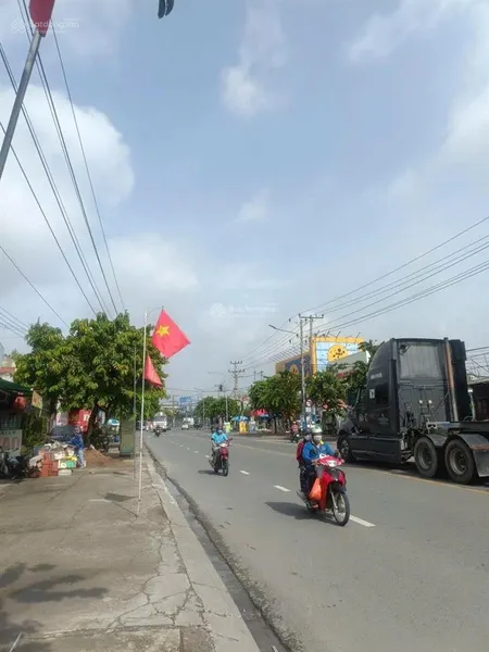 Chủ gấp! mặt tiền dt743b ngay ngã 3 cây điệp, p.dĩ antp.dĩ an cũ (tphcm mới). giá 6 tỷ 8 tl chủ
