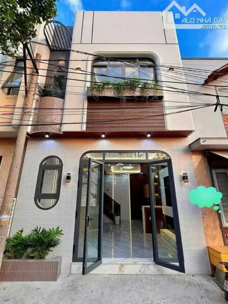 Bán căn nhà ngay Thủ Đức. Giá: 2 tỷ 360tr, ngay Quốc Lộ 13, gần trường Đại Học, DT: 60m