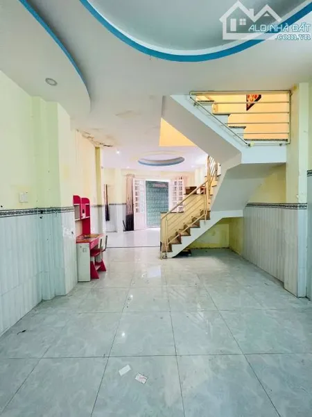Bán Nhà Ngộp 3 Tầng, 60m2 Ngay Thành Thái, Quận 10. Giá chỉ 3 Tỷ 290. SHR Chính Chủ 1 Đời