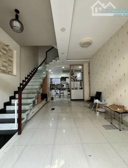 Lên Sóng Căn Nhà Đẹp 3 Tầng, Gần Chợ Phạm Văn Hai, Tân Bình - SHR - 3 Tỷ 150/55m2