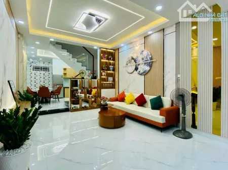 Bán nhà đẹp Lãnh Binh Thăng, Quận 11, Giá: 2 tỷ 650 triệu / 50m2, sổ hồng riêng