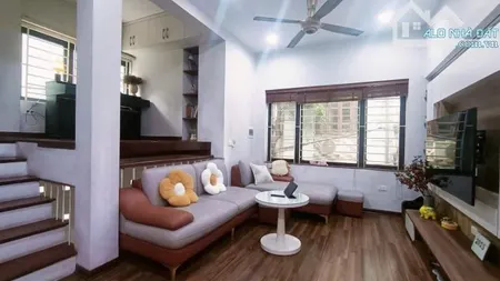 BÁN NHÀ LẠC LONG QUÂN 41M X 5 TẦNG X 7.5 TỶ DÂN XÂY, LÔ GÓC, GẦN ÔTÔ, THÔNG VÕ CHÍ CÔNG