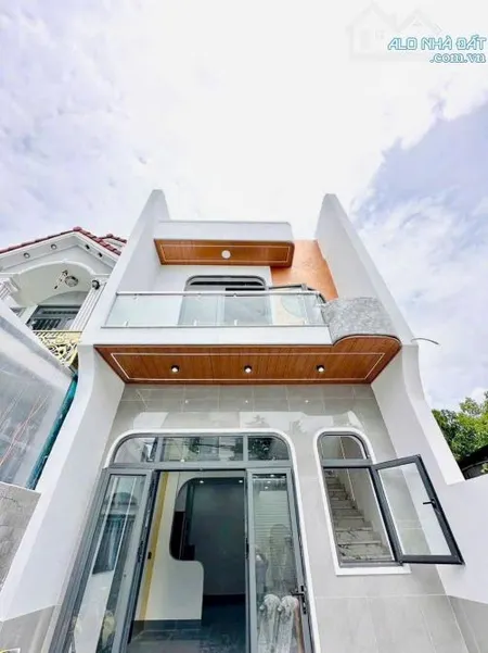 BÁN NHÀ LẦU THỔ CƯ GẦN ĐƯỜNG NGUYỄN ÁI QUỐC