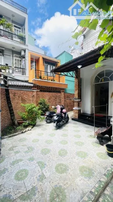 NGANG KHỦNG 10M – LÔ GÓC THOÁNG - 3 BƯỚC RA MẶT TIỀN– CHỈ NHỈNH 1X TỶ