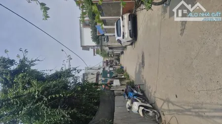 Bán đất 1064 Nguyễn Khoái 105m2 sổ, mặt tiền 5.5m ô tô tránh đỗ, giá chỉ 145tr/m2