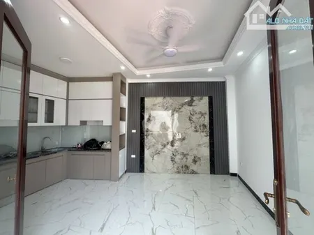 💥Chỉ 4.68 tỉ nhà 5 tầng X 32m2 trung tâm Phúc Lợi - oto đỗ sát💥