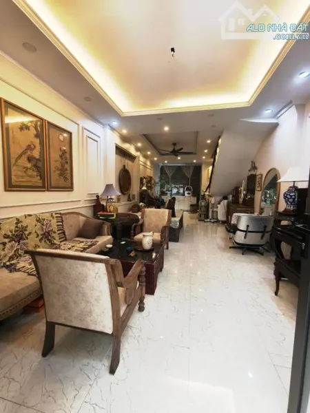 Bán nhà phố Bắc Biên Ngọc Thụy, dân xây 61m2, 5 tầng, gần cầu Long Biên, ô tô thông