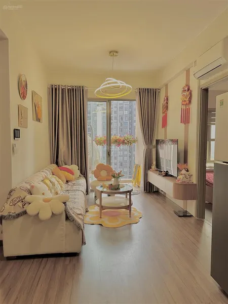 Bán căn 69m2 đã có sổ hồng + view hồ bơi + giá 3.1 tỷ (102%) bao thuế phí + hướng mát