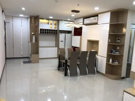 Chủ cần bán căn 3 pn 103 m2, có sổ hồng giá 10 tỷ tại chung cư kingdom 101 334 tô hiến thành, q10